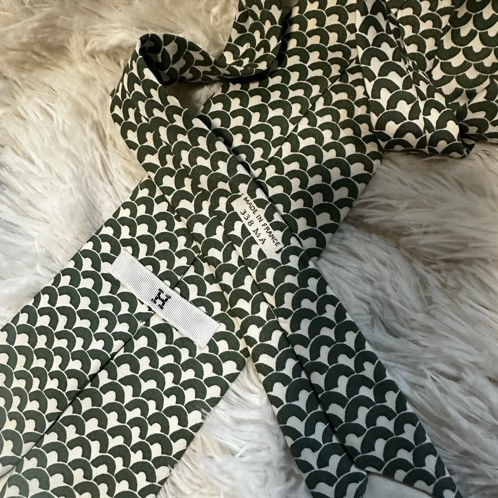 🔥PRICE DROP🔥AUTH vintage Hermes Paris Green Patterned Men's Tie - Picture 3 of 4